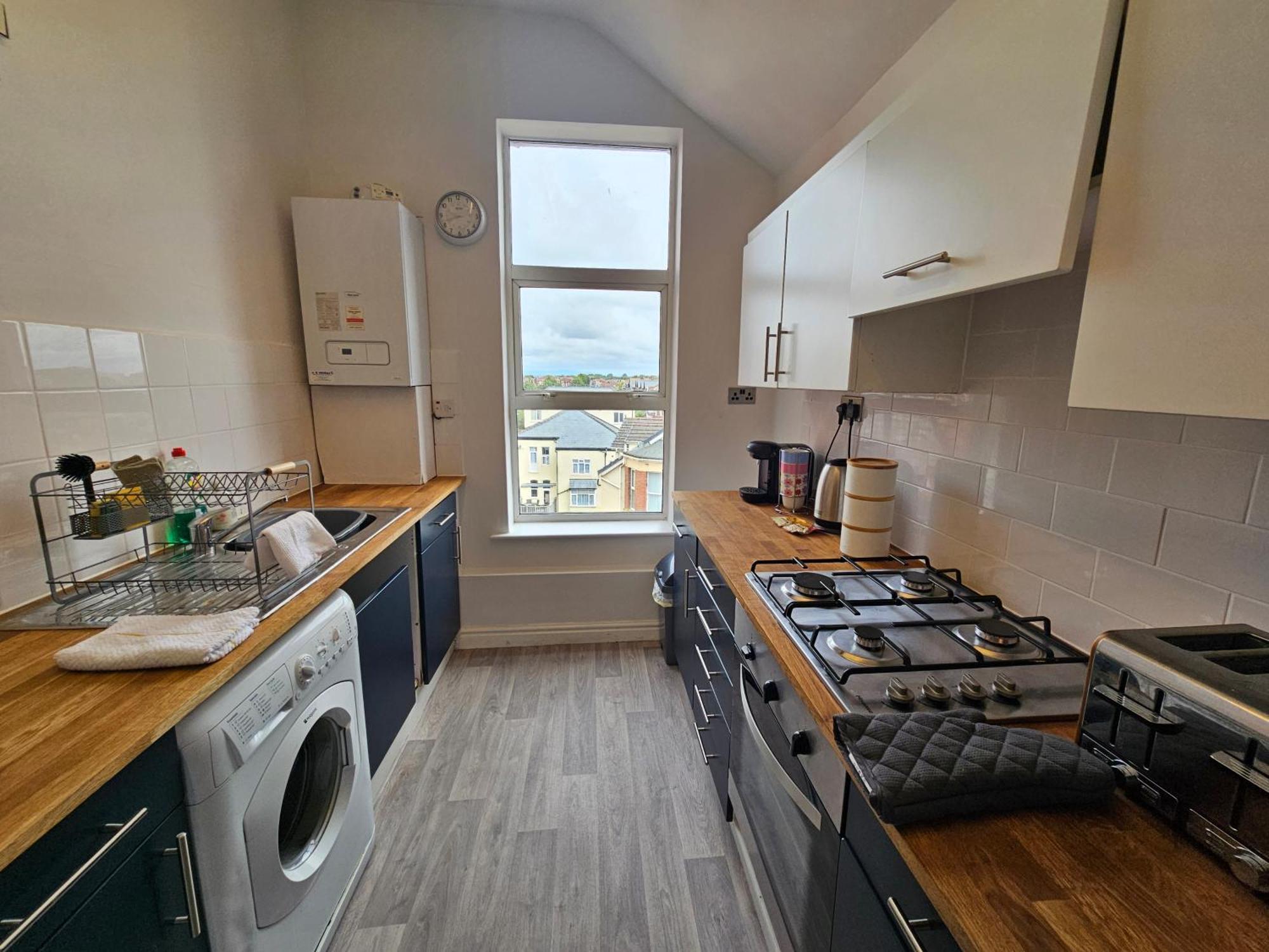 2 Bed Apartment Lakeside On The Promenade Southport Exterior foto